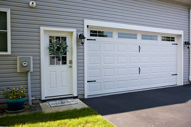 24/7 Emergency Garage Door Panel Replacement experts in Snyder, TX
